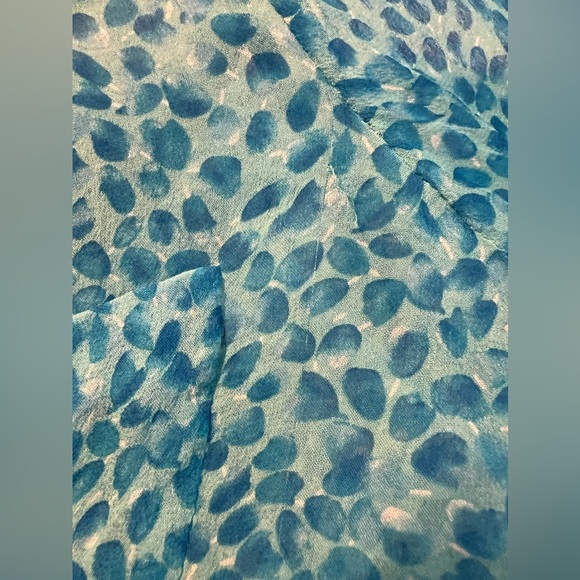 Diane Von Furstenberg 100% Silk Lorelei Top Blue Button Blouse 4 - Picture 7 of 8